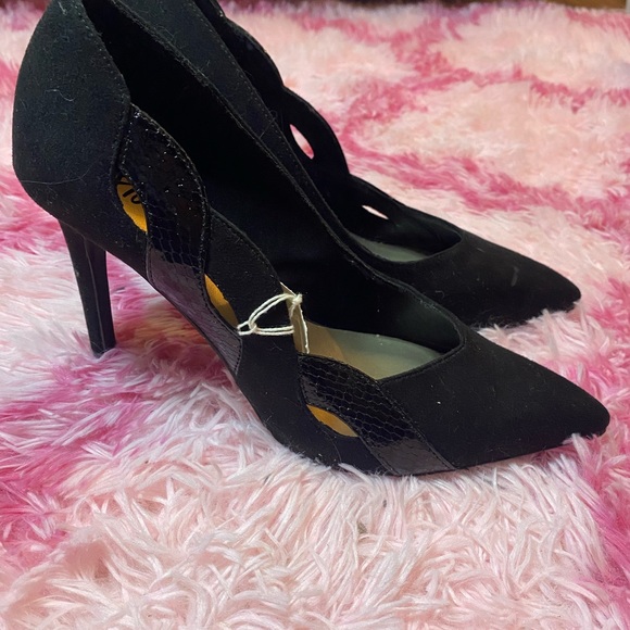 Black stiletto heels - Picture 1 of 3